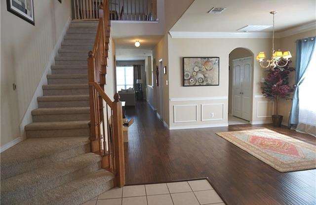 7904 Laughing Waters Trail Gallery 4
