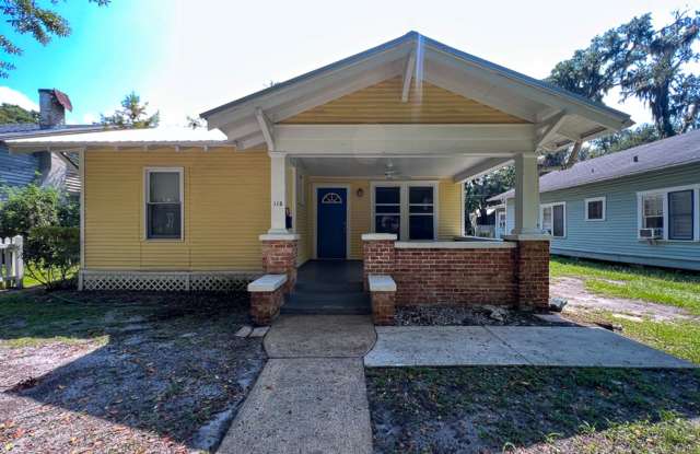 Pet Friendly 3BR/2BA Home w/ Flex space off University Ave near UF! *Application Pending* photos photos