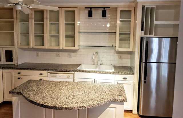 1490 Bentley Lane SE Gallery 3