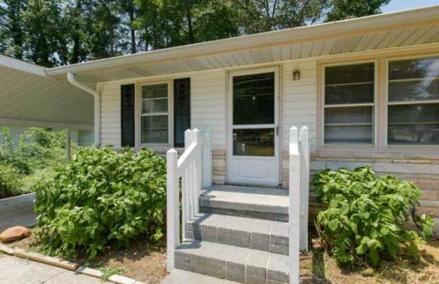 477 Lakeview Drive Gallery 2
