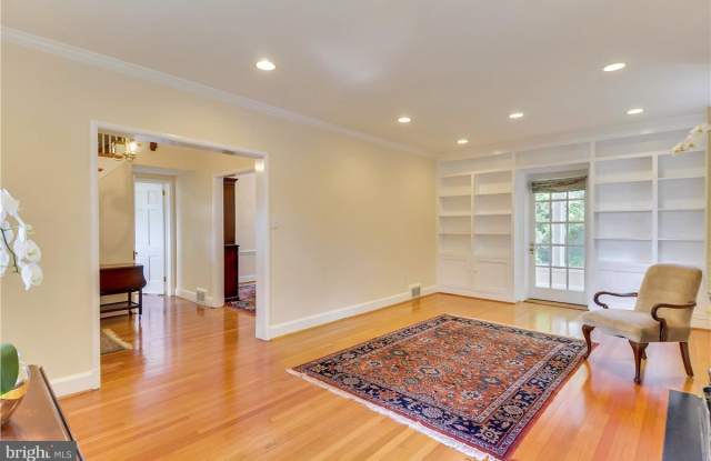 3533 CUMBERLAND ST NW Gallery 3