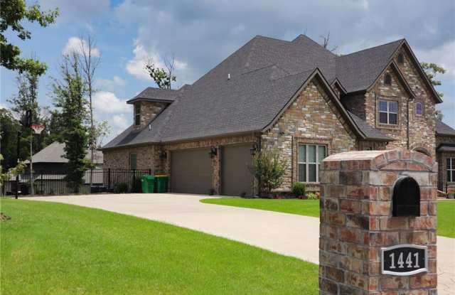 1441 Le Chesnay  DR Gallery 3