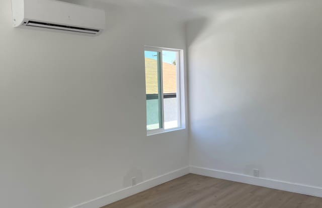 955 North Hicks Avenue Gallery 4