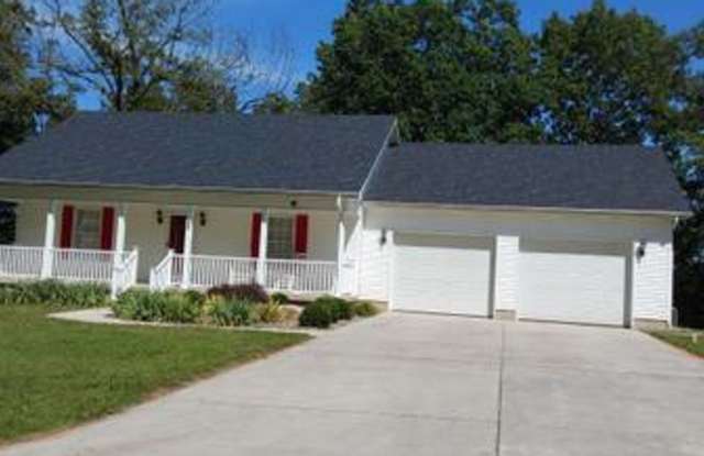 562 Twin Rivers Drive Gallery 2