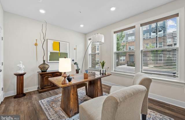 122 DICKENSON Drive Gallery 4