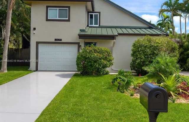 2429 Sundy Ave photos photos