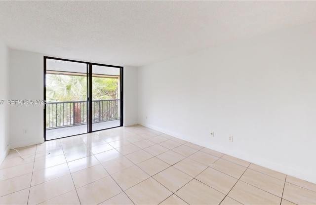 14201 N Kendall Dr photos photos