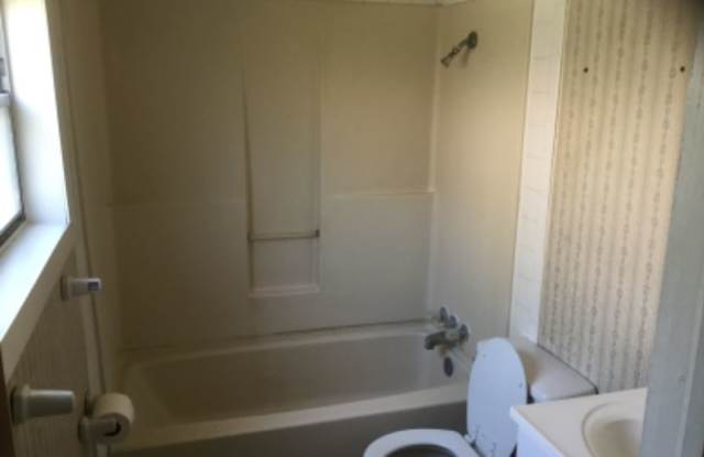 5829 Hyde Park Cir Gallery 3