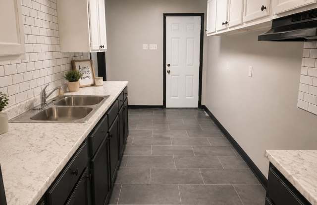 3447 Scenic Highway Gallery 2
