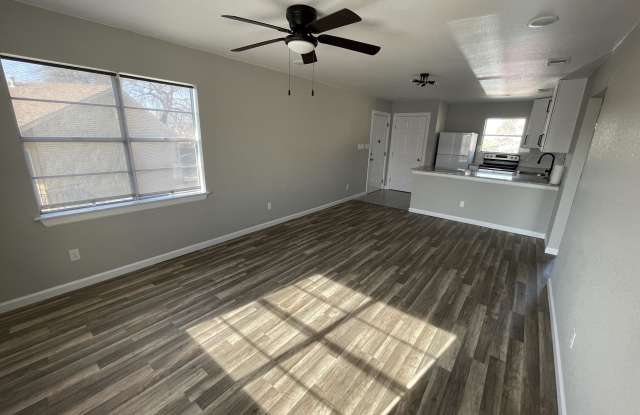 911 Vance Jackson photos photos