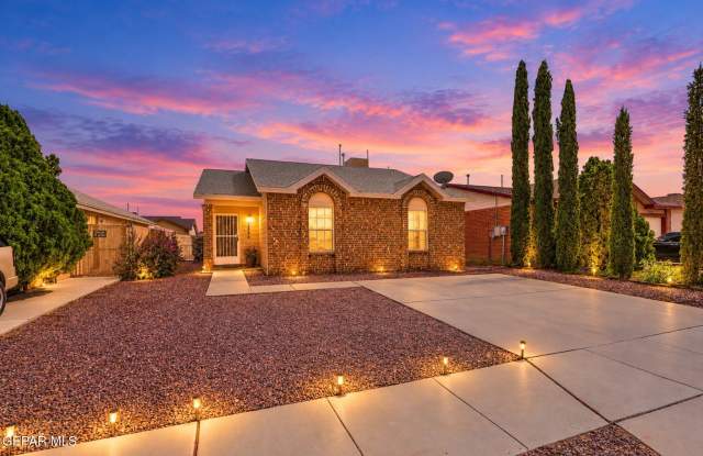 2236 TIERRA BLANCA Way Gallery 2