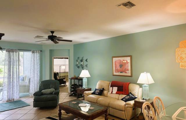 FURNISHED/TURNKEY 2+Den, 2 bath 1 car garage 1st floor condo in River Hall Gallery 4