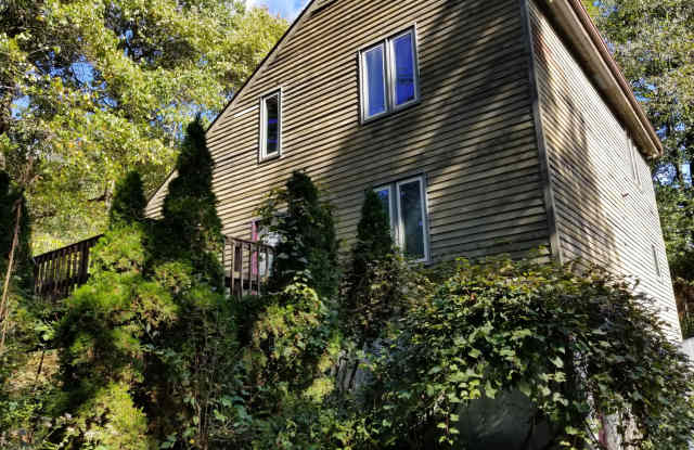 578 Friendship Dr Gallery 2