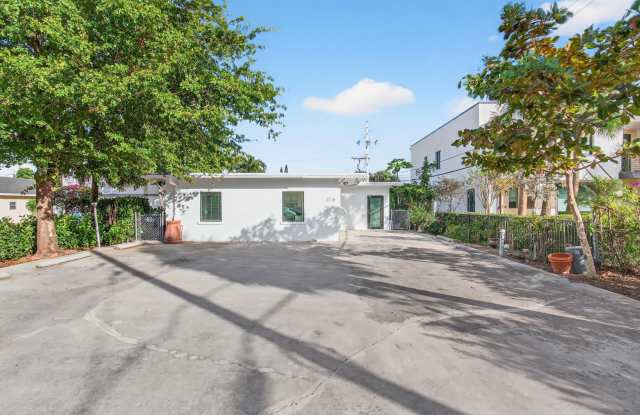 3720 Morton Avenue photos photos