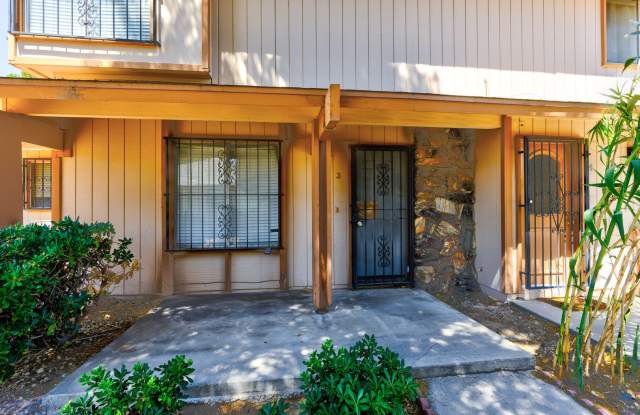 1372 Lorilynn photos photos