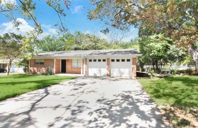 3306 East Dr Gallery 1