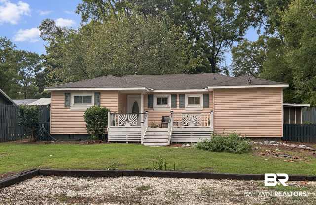 159 Pecan Avenue Gallery 1