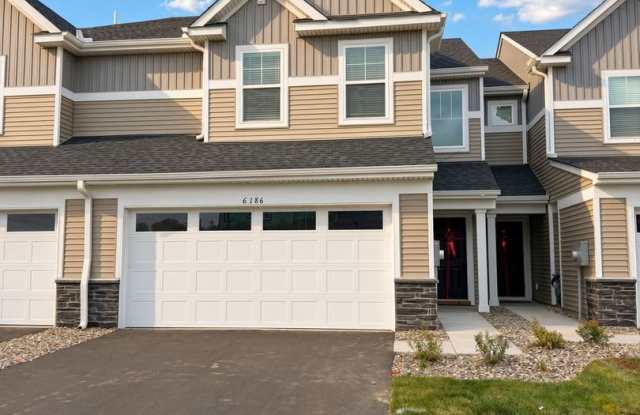 Brand New Construction 3Bed 2.5Bath Townhome in Forest Lake Gallery 1
