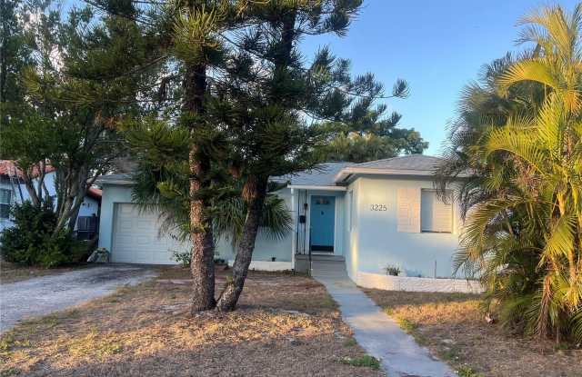 3225 32ND AVENUE N photos photos