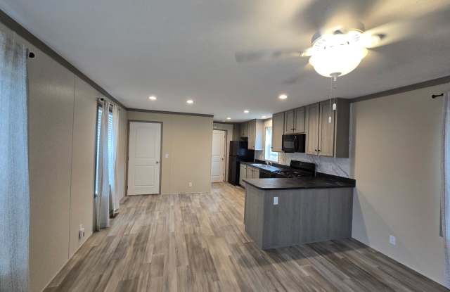 3541 Wayside Terrace Gallery 3