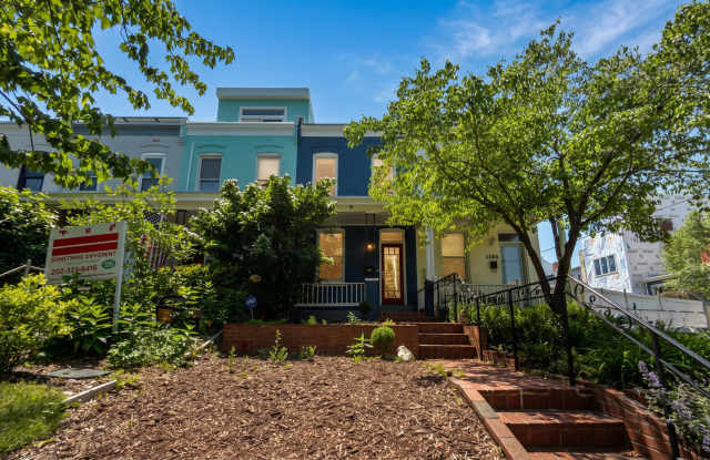 Beautiful 2/2.5 Home near Capitol Hill photos photos