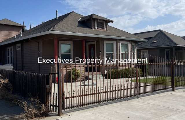 House For Rent | 1351 Cedar Ave, Atwater Gallery 1