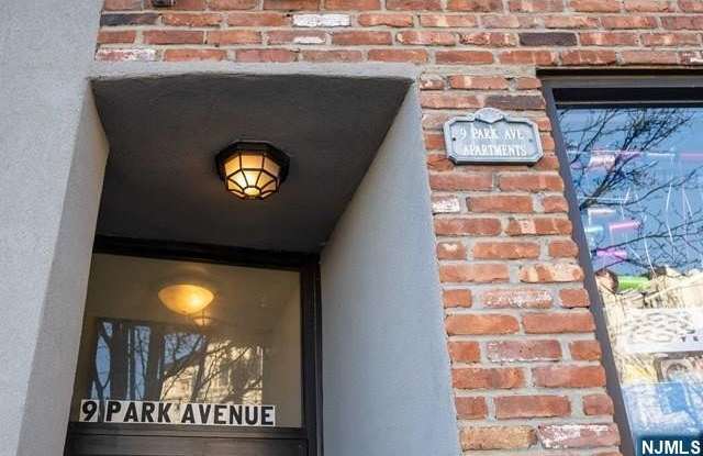 9 Park Avenue Gallery 4