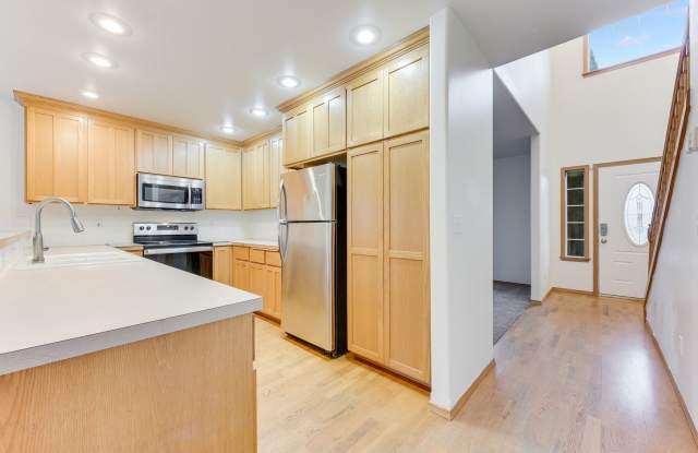 South Hill 3 bedrooms 2.5 bath house Gallery 1