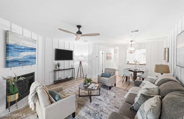 2083 SANDPIPER Court - 2083 Sandpiper Court, Palm Valley, FL 32082
