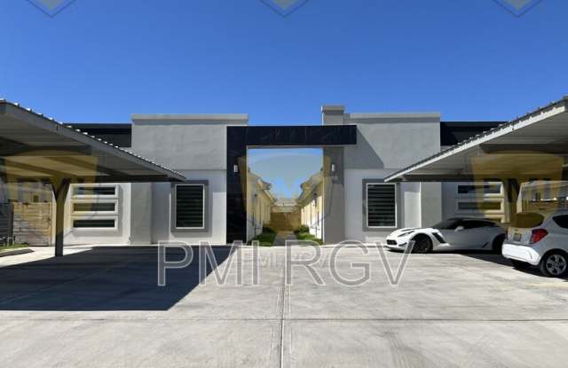 805 W Garrison Dr Gallery 1