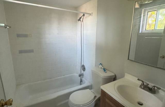 1185 Surrey Drive photos photos
