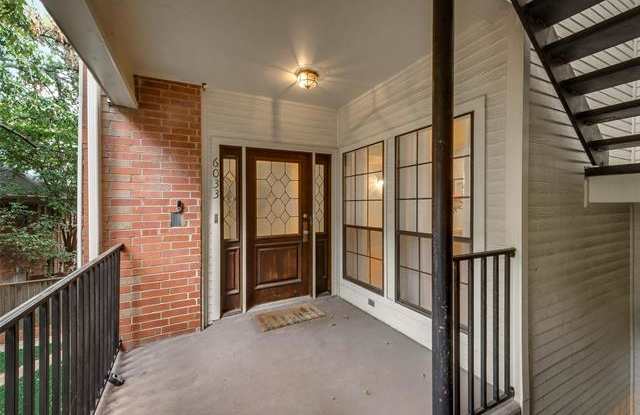 6033 Hillcrest Avenue Gallery 3