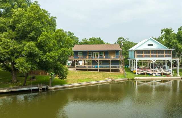 Beautiful Furnished Waterfront Rental on Lake LBJ Gallery 4