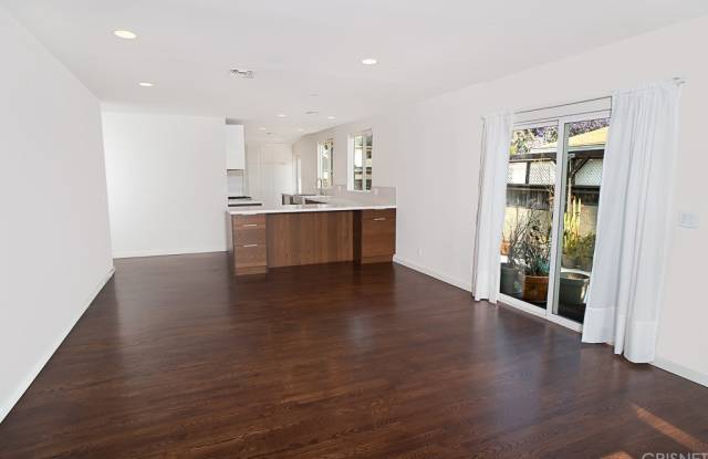 10011 Sophia Avenue Gallery 4
