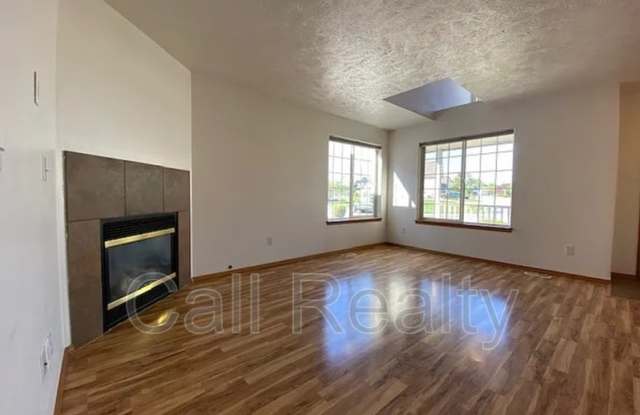 921 S Shelley Lake Ln Gallery 2
