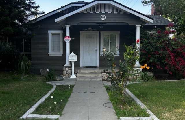 3307 Spruce Street photos photos