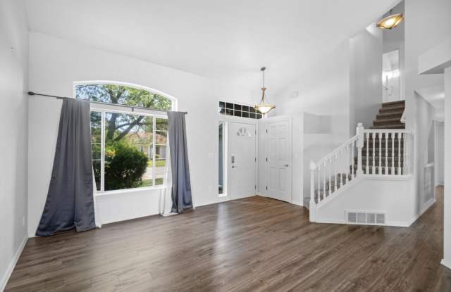 4bedroom/3bath w/Garage/washer/dryer/fenced yard photos photos