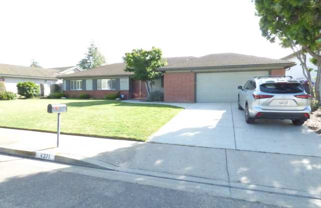 4371 Coachman Way photos photos