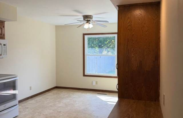 4 Bed, 2 bath, 2 car garage patio home Gallery 4