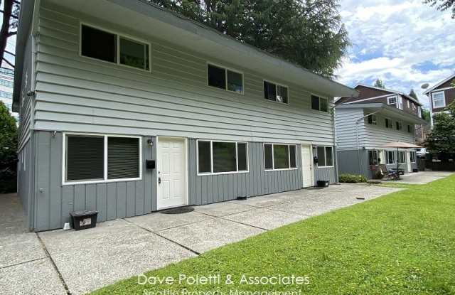 4511 40th Avenue North East  1/2 Gallery 3