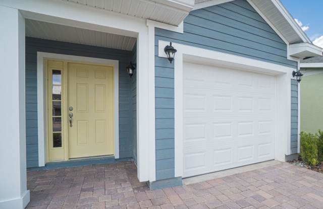 Beautiful 3/2 Energy Efficient 1 Story Attached Home w/ 1 Car Garage Gallery 3