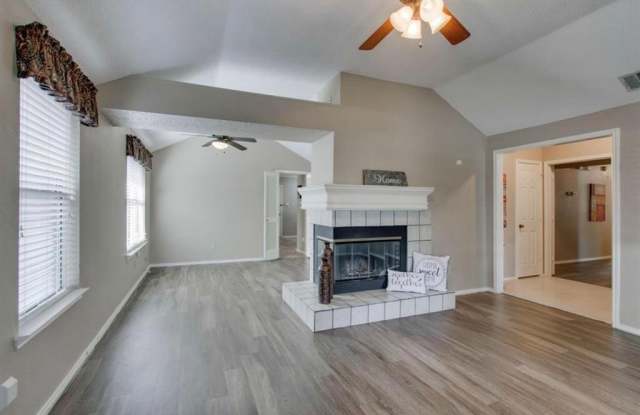 331 Parkwood Lane Gallery 4