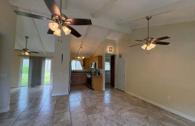 Lovely 3 Bedroom 2 Bath in the Kaumana Area Gallery 4
