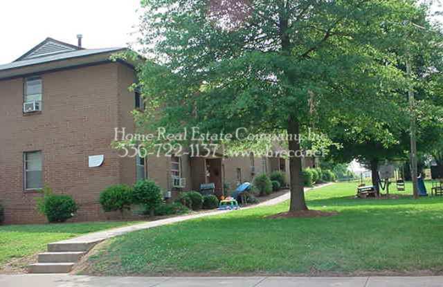 Fayetteville Village Apartments | 1340 Gray Avenue Apt A photos photos