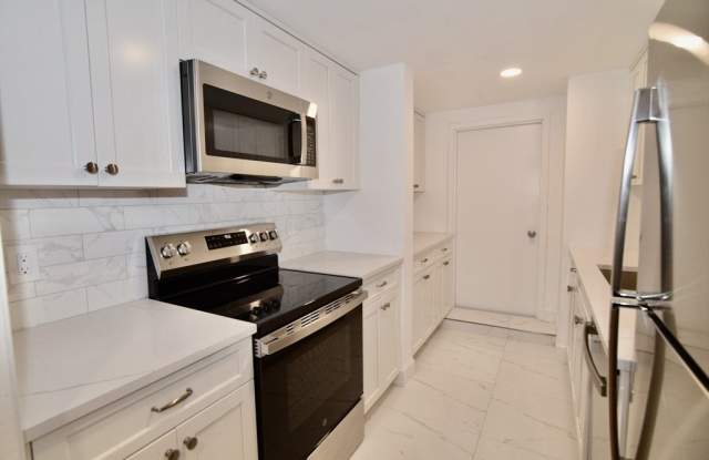 72 Longwood Ave photos photos