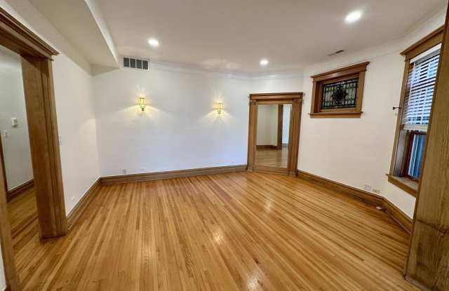 5719 N Kenmore Avenue Gallery 3