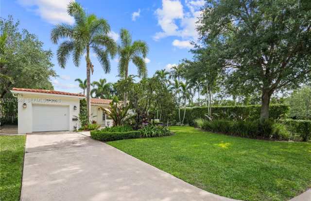 1111 Placetas Ave photos photos