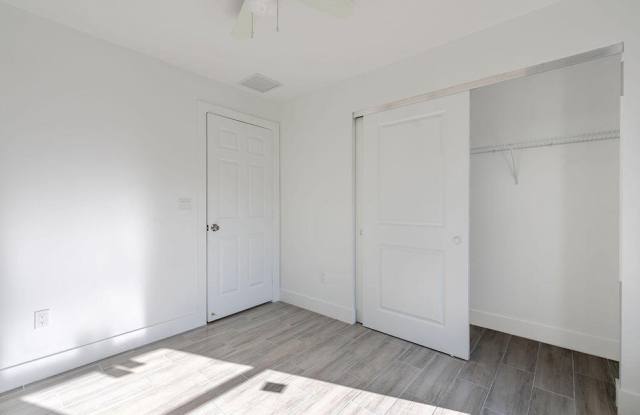 4959 Southeast Primrose Way unit 2 Gallery 3