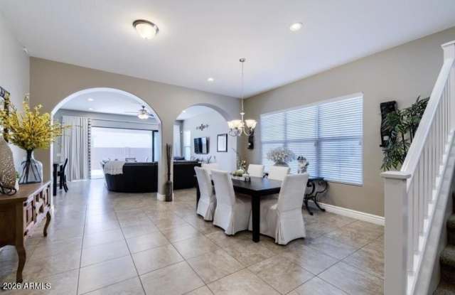 5104 S Salk Lane Gallery 3