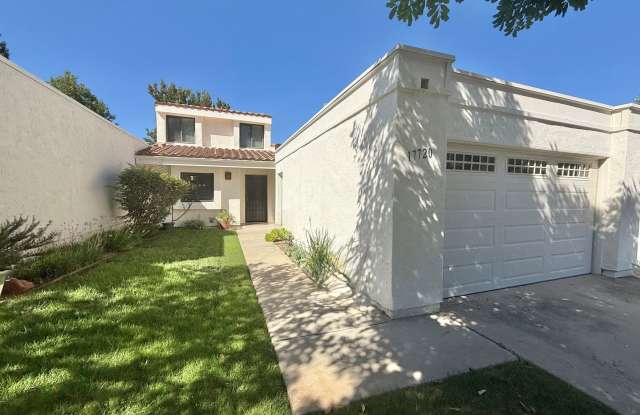 Beautifully Remodeled Home with an Extra Loft Space for a Home Office photos photos